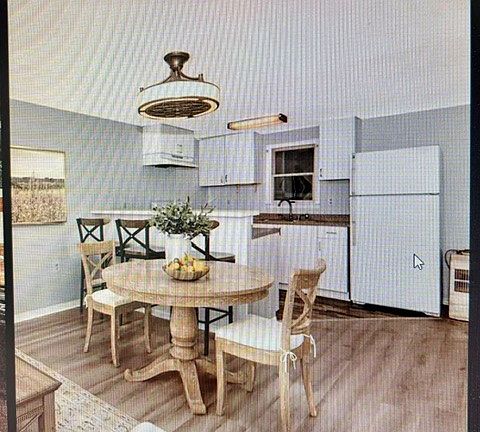 4th image of 21 E D St #1