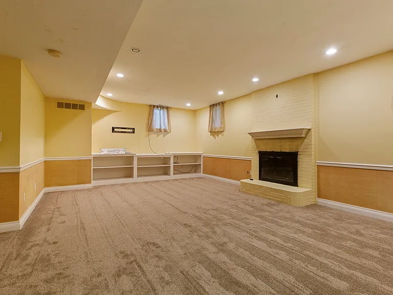 5820 Chamberlain Ln — Photo 62
