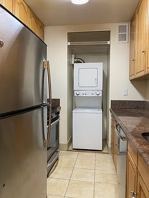 Rented by RELO REDAC INC. | media 17