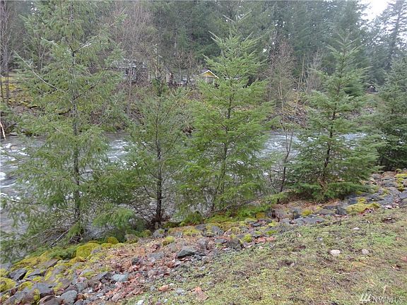 4th image of 209 Crescent Beach Dr