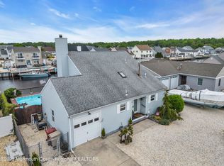 82 Wind Jammer Ct, Bayville, NJ 08721