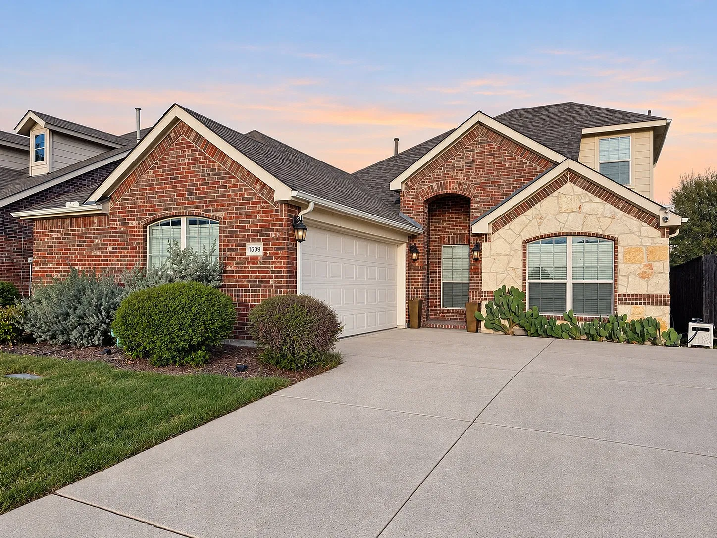 5 bed, 2523 sqft, $3,199 — Photo 1