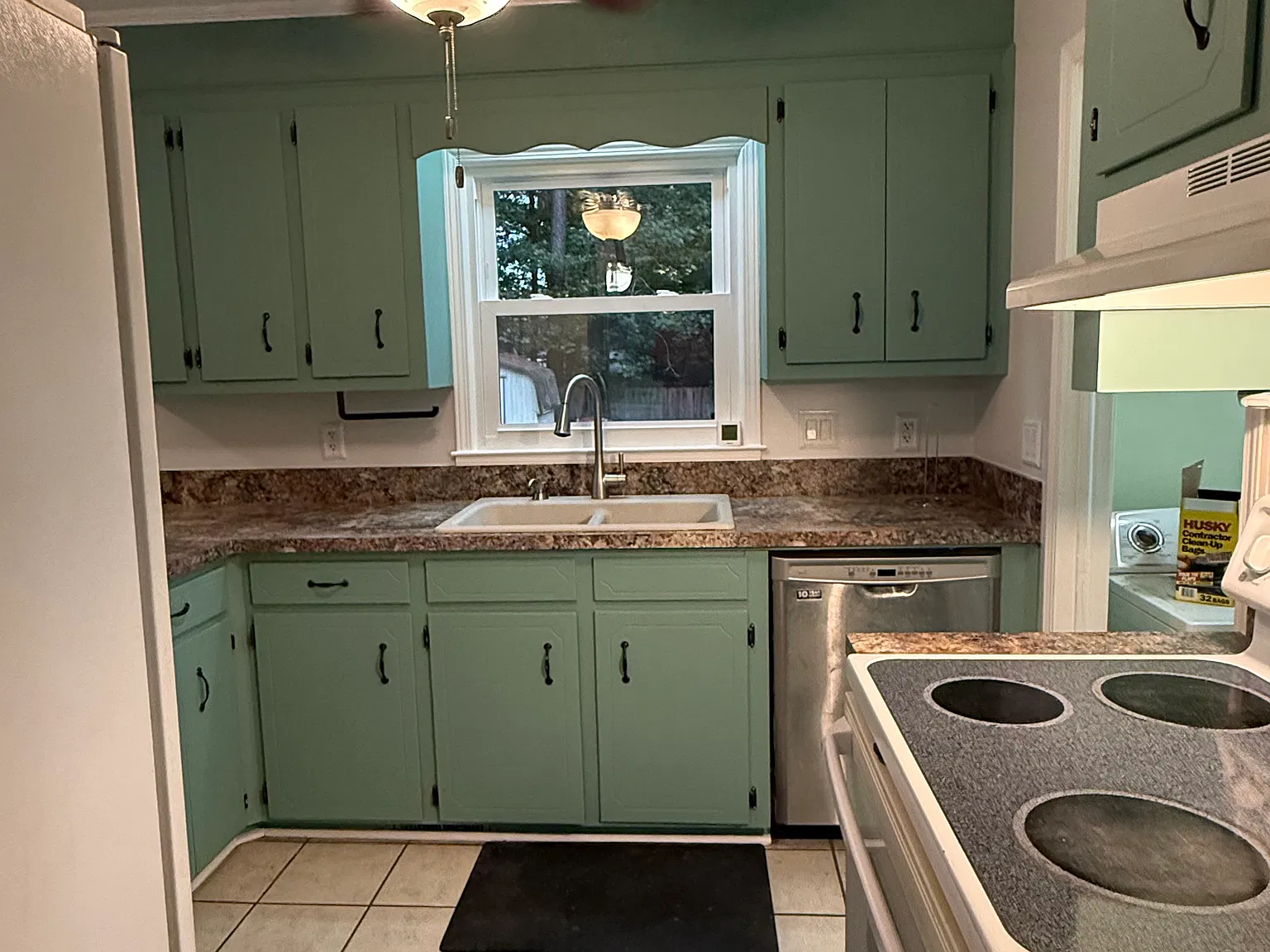 3 bed, 1.5 bath, 1338 sqft, $2,300 — Photo 4