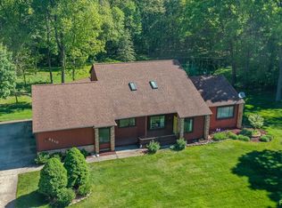 8210 Pine Ridge Dr, Clarkston, MI 48346