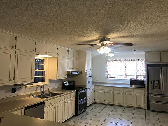 4th image of 3107 Bonham Ave