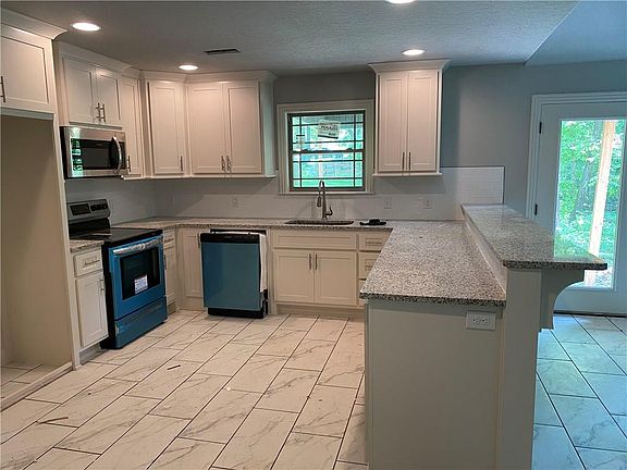 4th image of 7 Ingleborough Dr