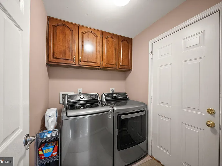 5667 Lonesome Dove Ct — Photo 37