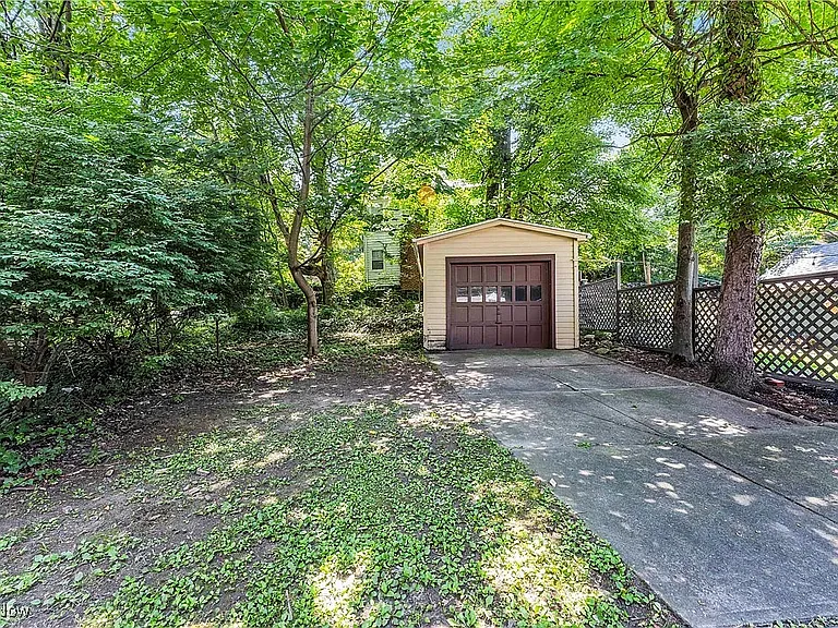 3714 Woodridge Rd — Photo 11