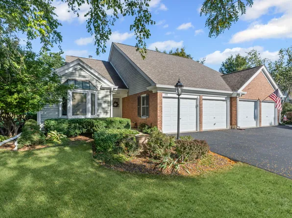 688 Glasgow Ln, Prospect Heights, IL 60070