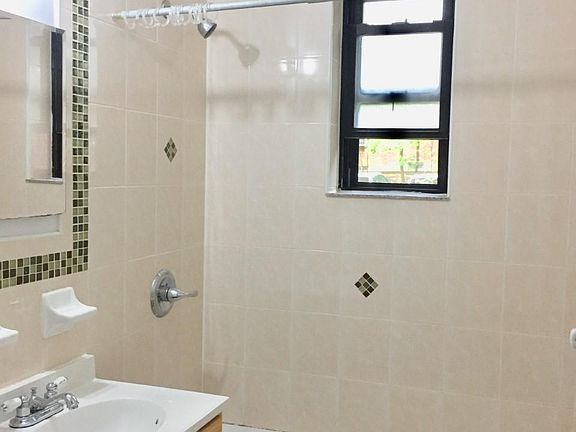3rd image of 216 77th Ave #1