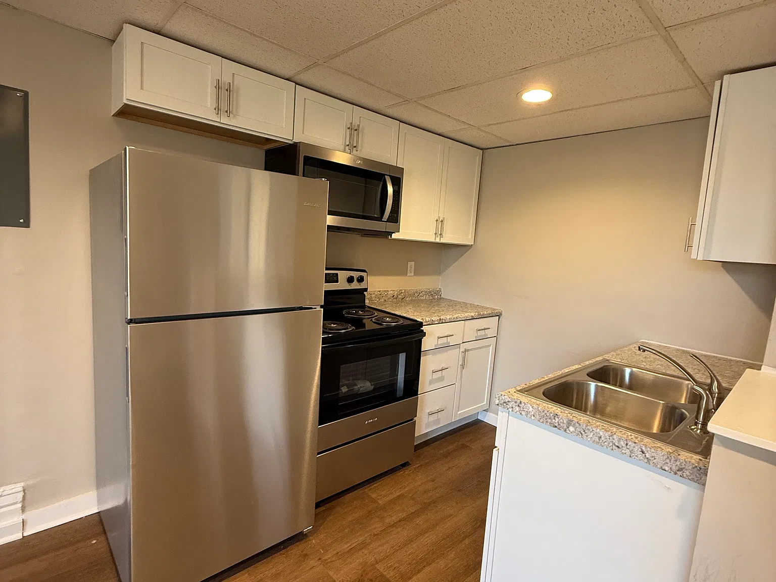 1 bed, $1,000 — Photo 2