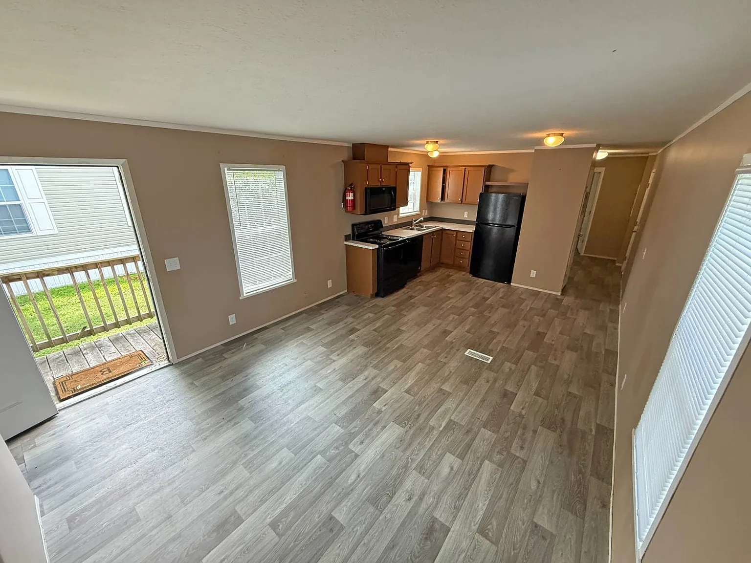 2 bed, 2.0 bath, 1000 sqft, $900 — Photo 2