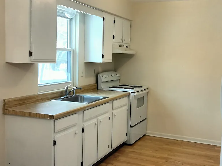 145 Village Ct #145 — Photo 5
