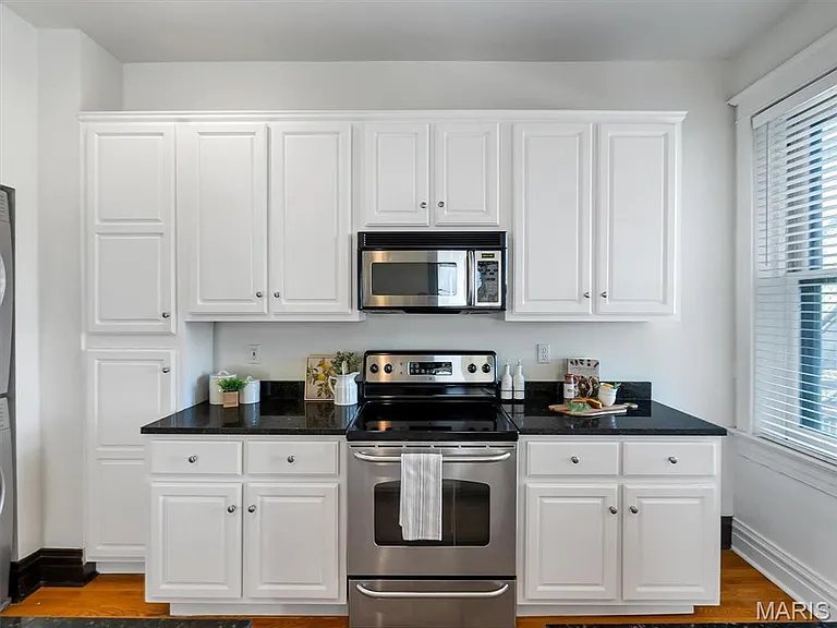 3548 Victor St #2W — Photo 16