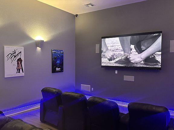 Movie Theater with 100" TV and Wi-Fi