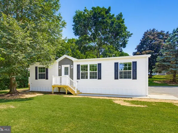 100 Fawn Circle Dr, Windsor, PA 17366