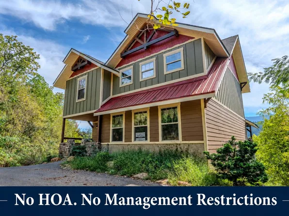 302 Pinnacle Dr, Gatlinburg, TN 37738