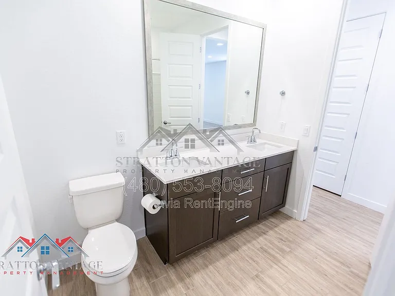 2304 E Kelly Dr — Photo 20
