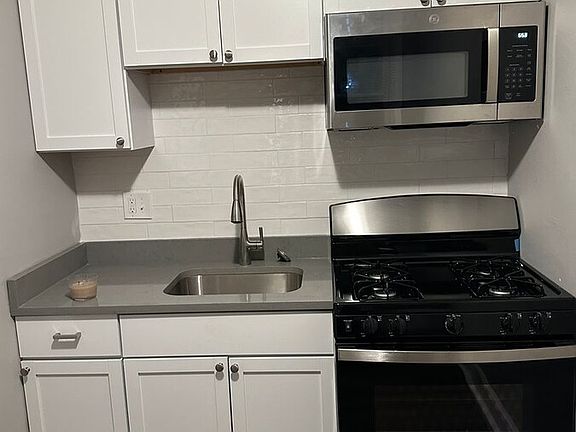 4th image of 42 W Talbott St #1