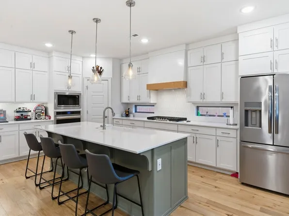 1421 George Robbins, Cave Springs, AR 72718