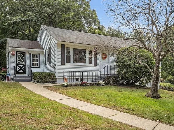 447 Howard St, Lunenburg, MA 01462
