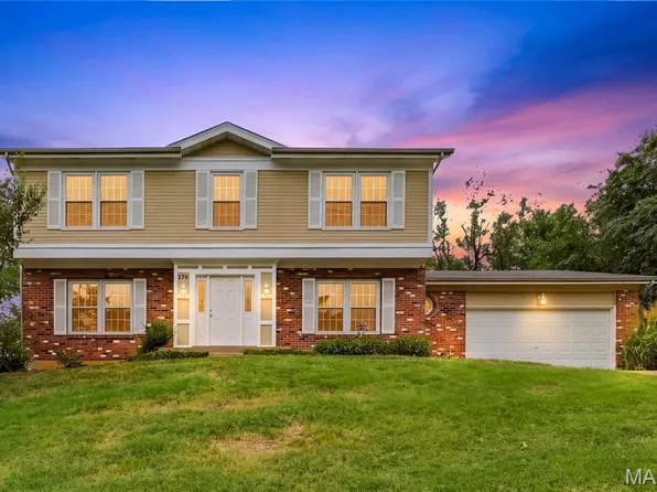 176 Spring Oaks Dr, Ballwin, MO 63011