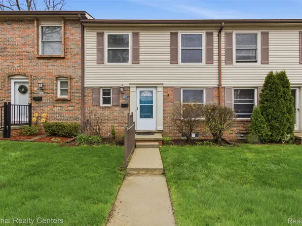 18691 Jamestown Cir, Northville, MI 48168