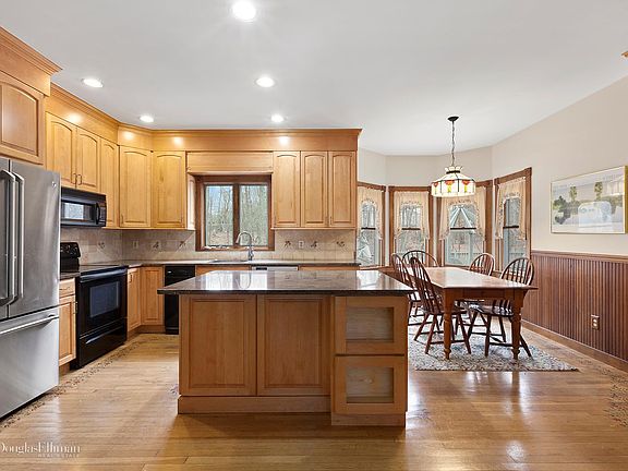 4th image of 60 Harbor Watch Ct