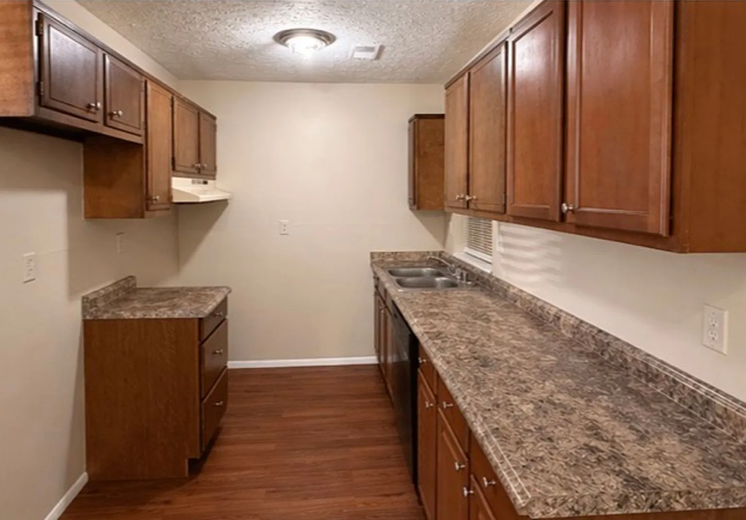 Hillview Area — Photo 2