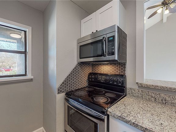 5th image of 1820 Langford St