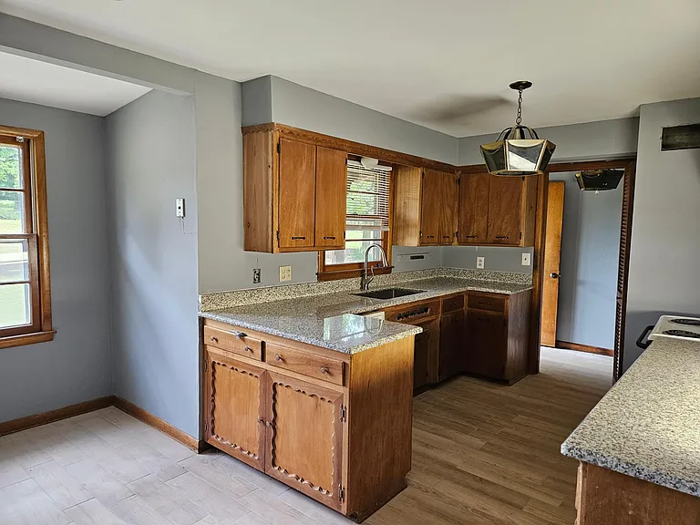 9218 SE 36th St — Photo 9