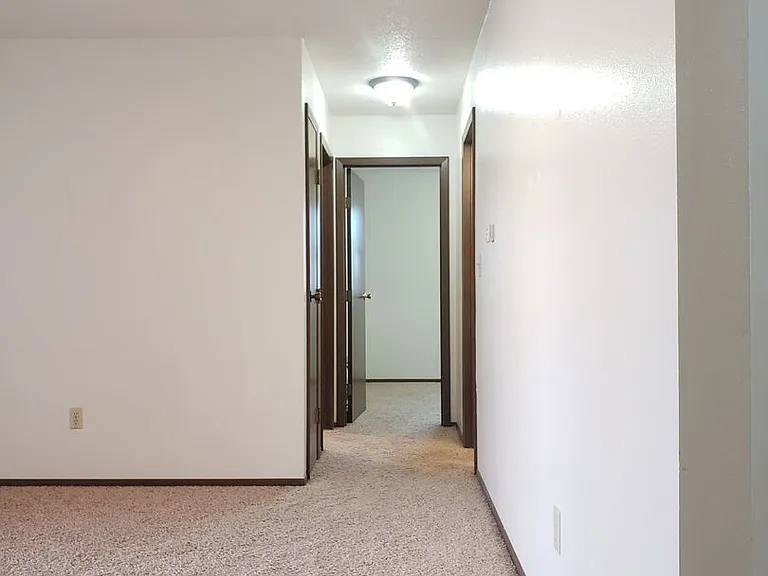 503 15th St SE — Photo 5