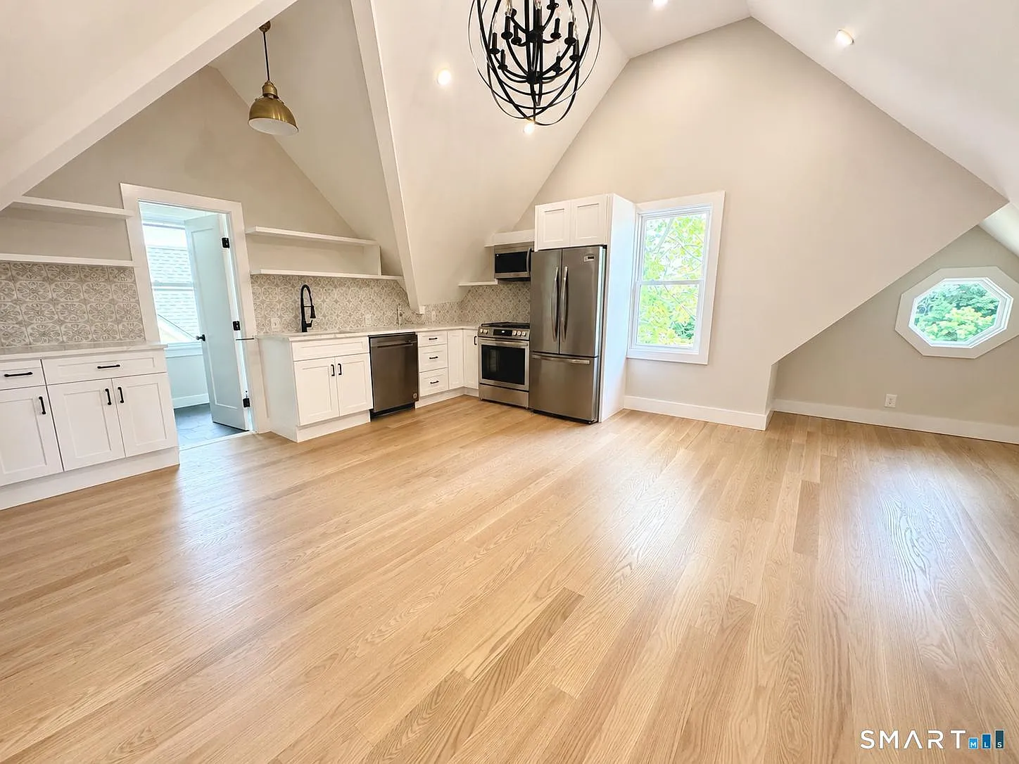 1 bed, 1.0 bath, 744 sqft, $2,950 — Photo 3
