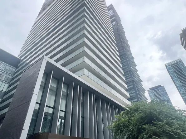 50 Charles St E, Toronto, ON