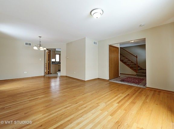 3rd image of 8160 Chesterton Dr