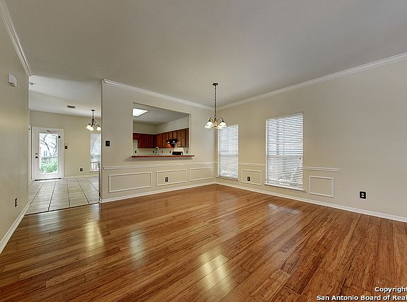 3rd image of 7518 Acorn Bend Dr