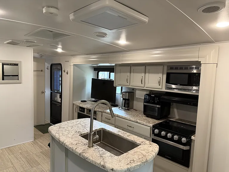 102 Primrose Dr #200 — Photo 4