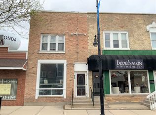 201 S Main St APT 3, Wauconda, IL 60084