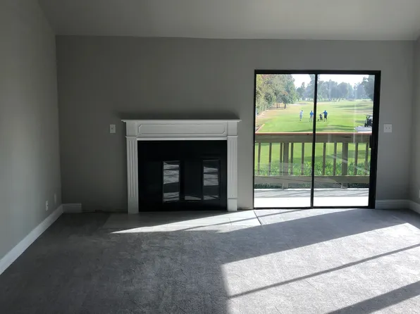 1050 N Demaree Rd, Visalia, CA 93291