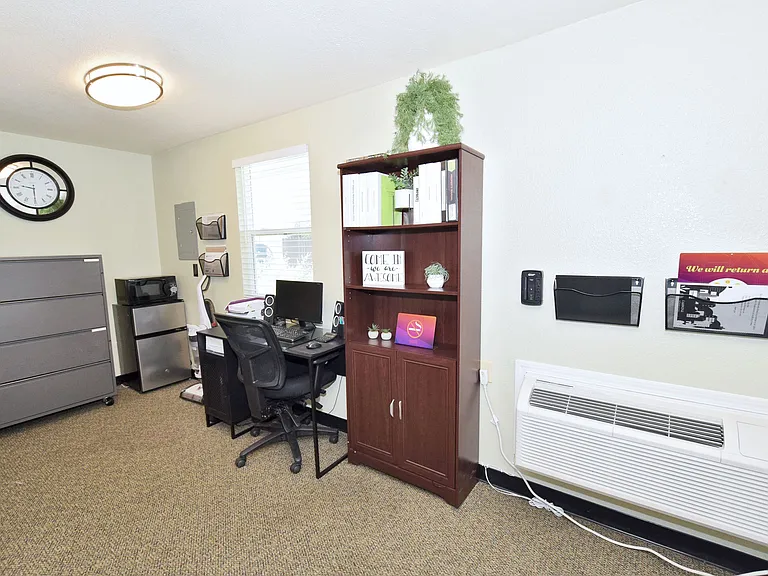 Meridian Park Apartments — Photo 13
