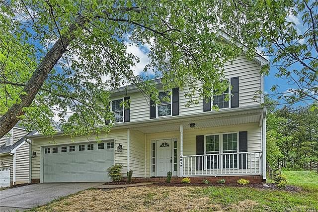 1st image of 6032 Spanish Moss Ln