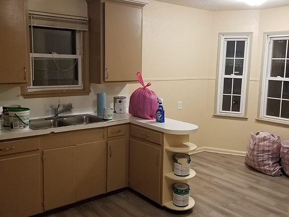 2nd image of 1432 Mill St