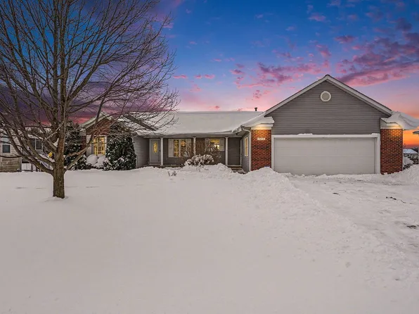 7373 Brewer Dr, Hudsonville, MI 49426