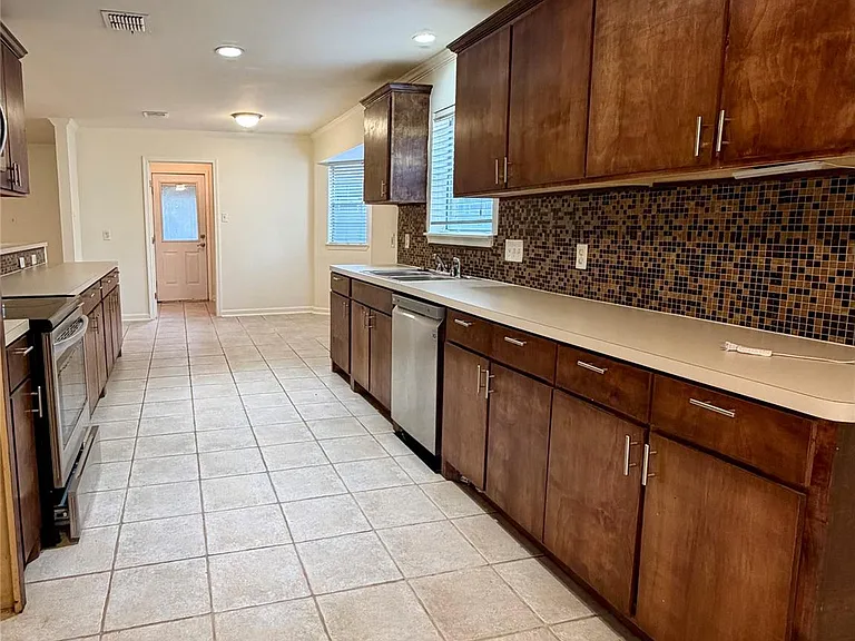 5422 Winding Way Dr — Photo 8