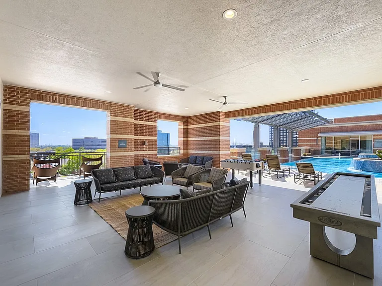 Sky Lounge