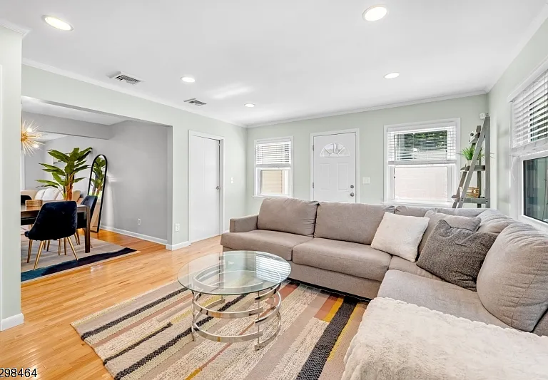 862 Manhattan Ave — Photo 15