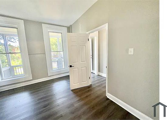 5th image of 3124 Presbury St