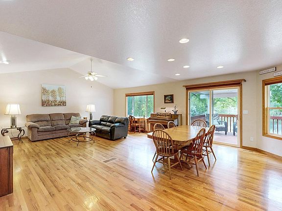 5th image of 626 Gilgalad Way