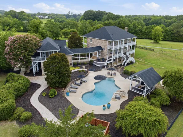405 Deer Pond Way, Siler City, NC 27344