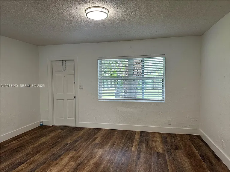 1821 Thomas St #2 — Photo 19